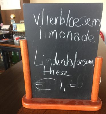 Vlierbloesem limonade en thee