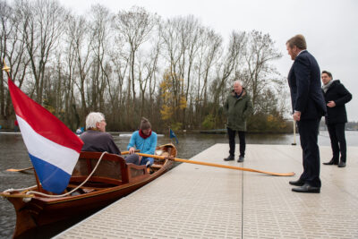 Koning Willem Alexander op werkbezoek bij roeivereniging Willem III